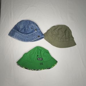 2/$20 Lot 3 of little kids beach hats. The Dozer hats is SPF 50 and reversible.